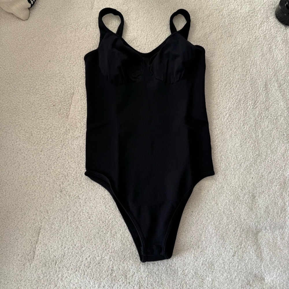 BLACK BODYSUIT